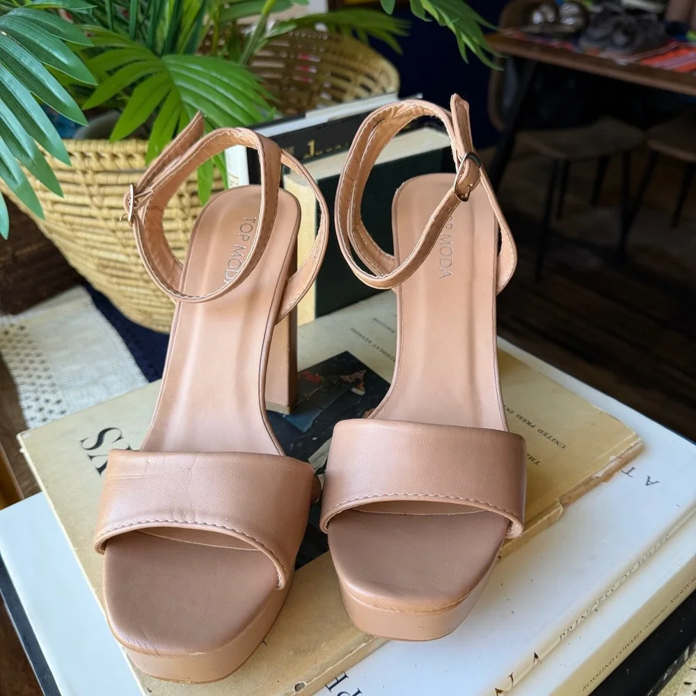 Top Moda Tan Nude Platform Block Heel Sandals Ankle Strap Womens Size 8.5